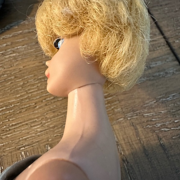 VINTAGE 1960S MATTEL BARBIE DOLL W/ SENIOR PROM DRESS GREEN/BLUE BUBBLE CUT HAIR - Picture 9 of 11